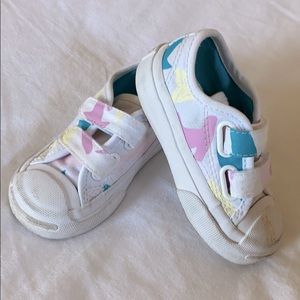 Baby girl converse